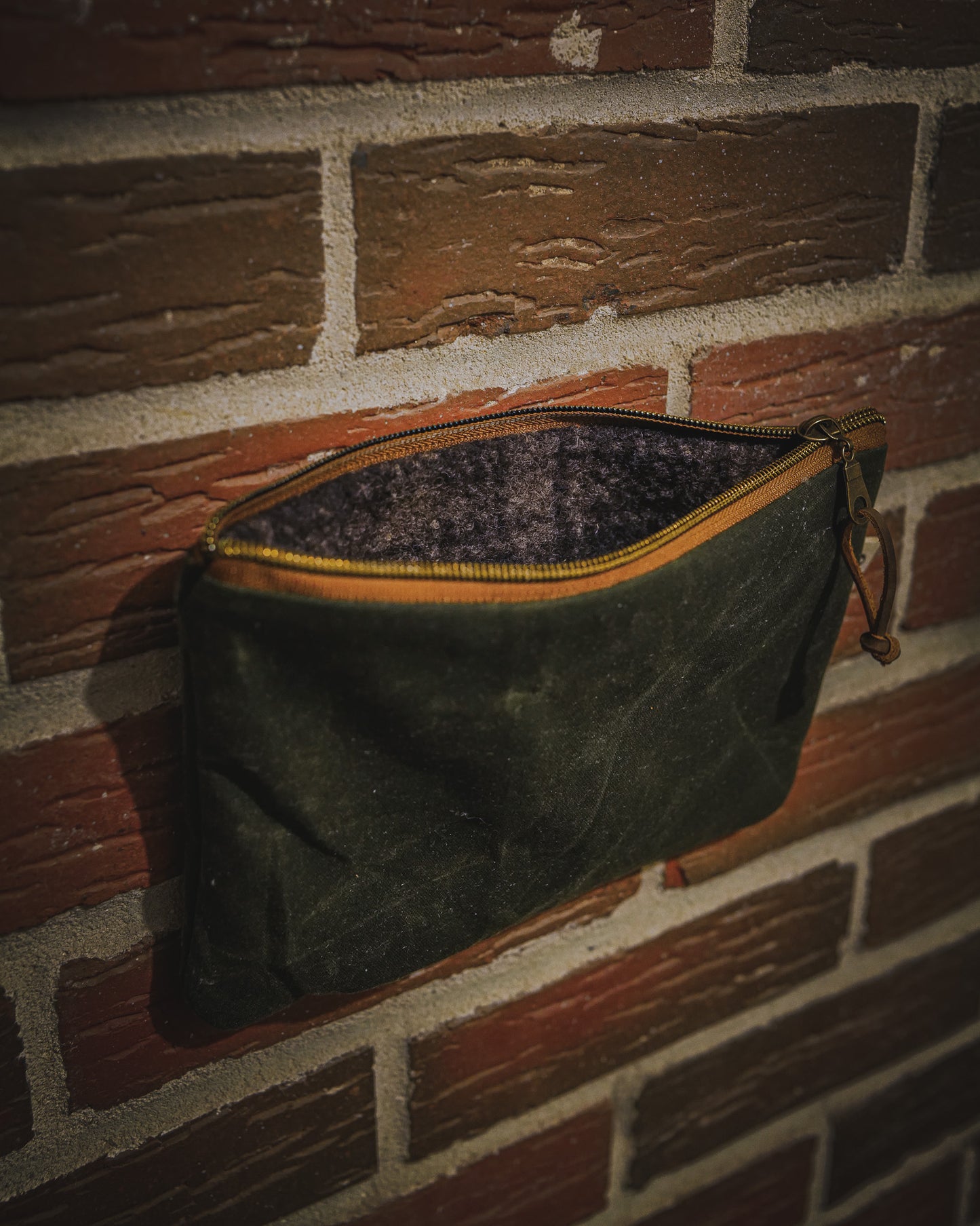 LINDSEY POUCH