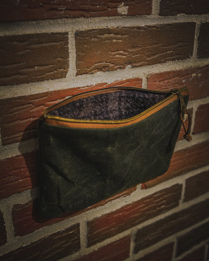 LINDSEY POUCH