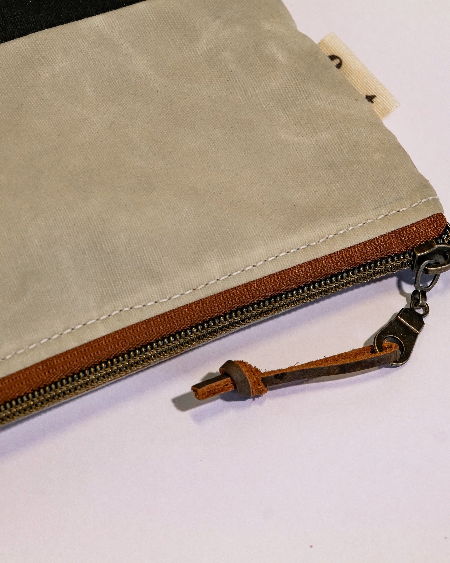 CHAIN GANG POUCH
