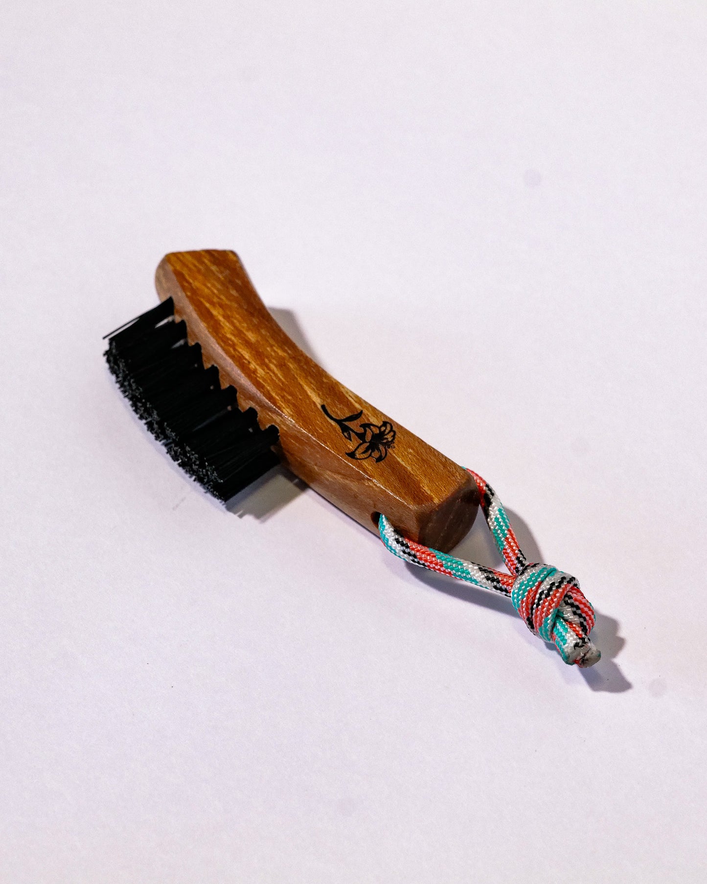 CHAIN GANG POCKET BRUSH
