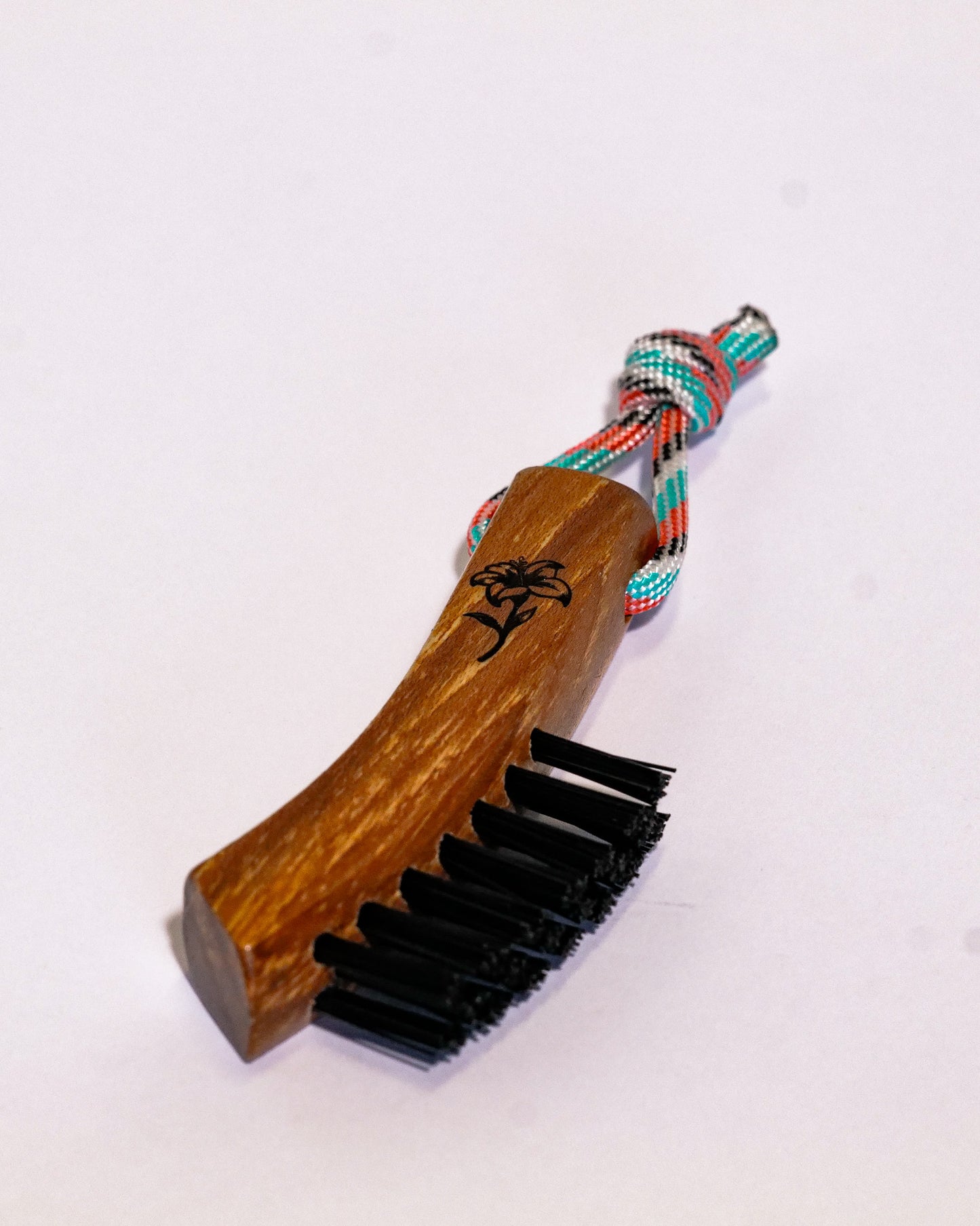 CHAIN GANG POCKET BRUSH