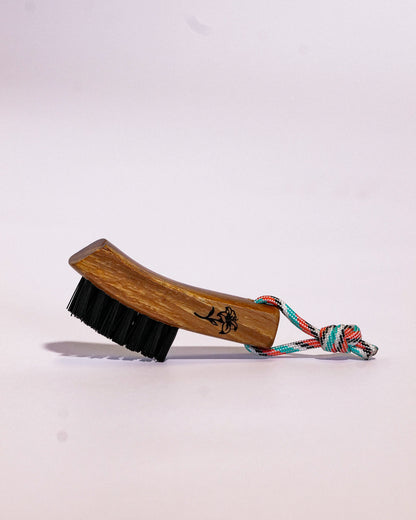 CHAIN GANG POCKET BRUSH